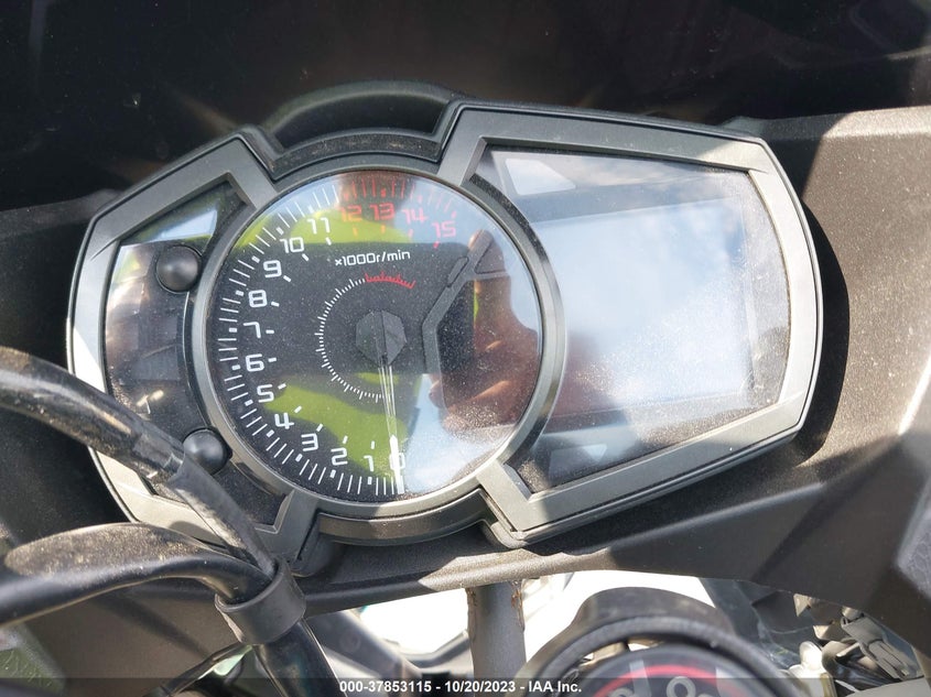 VIN JKAEXKG17MDAC4637 2021 KAWASAKI EX400