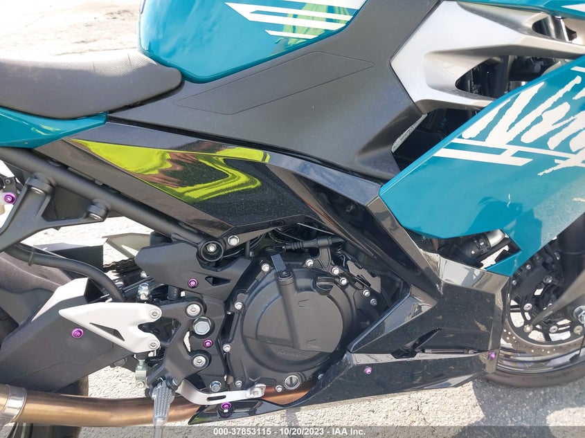 VIN JKAEXKG17MDAC4637 2021 KAWASAKI EX400