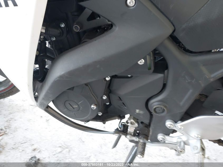 2015 YAMAHA YZFR3 MH3RH06Y5FK002483