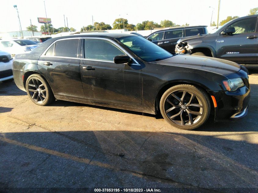 VIN 2C3CCAAG2HH646626 2017 CHRYSLER 300 no.1