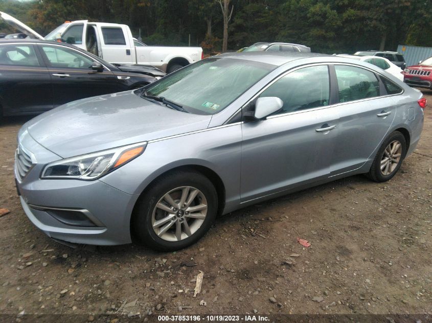 2016 HYUNDAI SONATA 2.4L SE - 5NPE24AF2GH301814