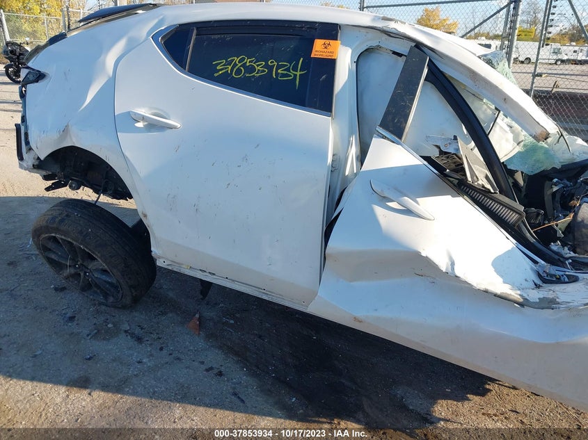 VIN JM1BPAJMXK1132014 2019 MAZDA MAZDA3 HATCHBACK