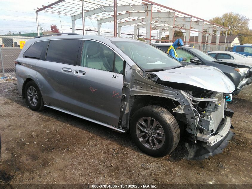2022 TOYOTA SIENNA LE - 5TDBSKFC6NS065729