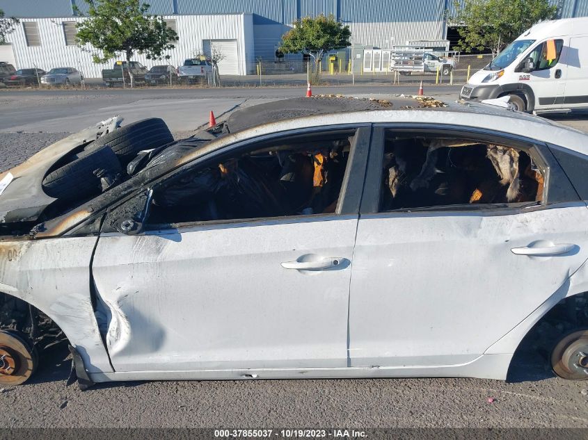 2015 HYUNDAI SONATA SE - 5NPE24AF3FH245364