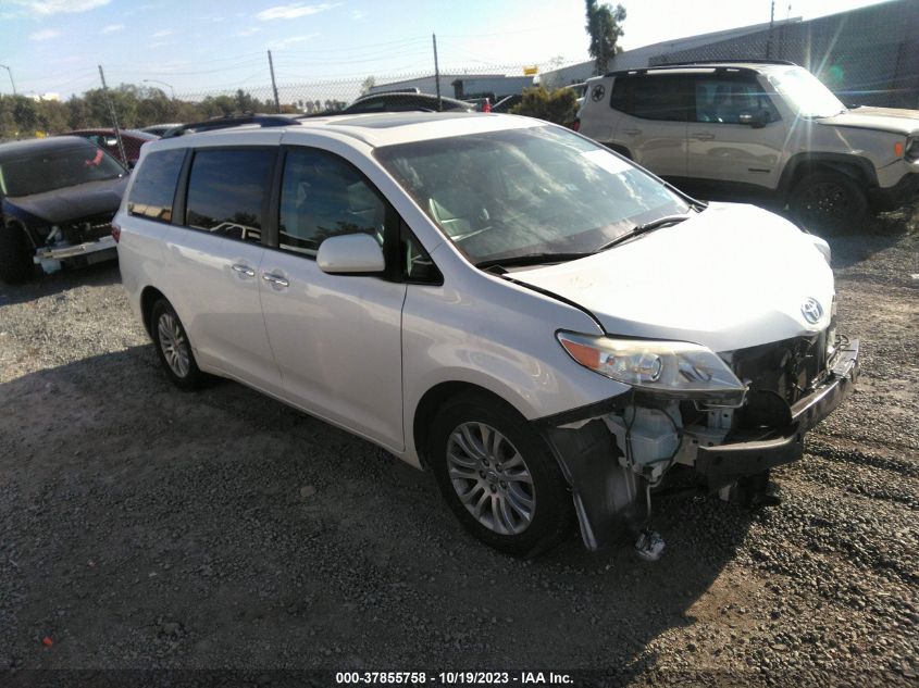 5TDYZ3DC3HS842631 2017 TOYOTA SIENNA, photo no. 1