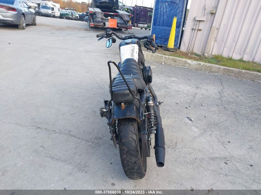 2018 HARLEY-DAVIDSON XL883 IRON 883 - 1HD4LE214JC418751