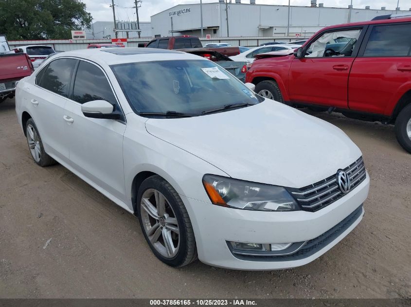 2013 VOLKSWAGEN PASSAT SE W/SUNROOF - 1VWBM7A35DC009776