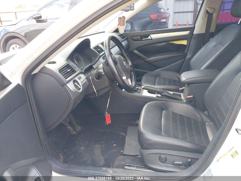 2013 VOLKSWAGEN PASSAT SE W/SUNROOF - 1VWBM7A35DC009776
