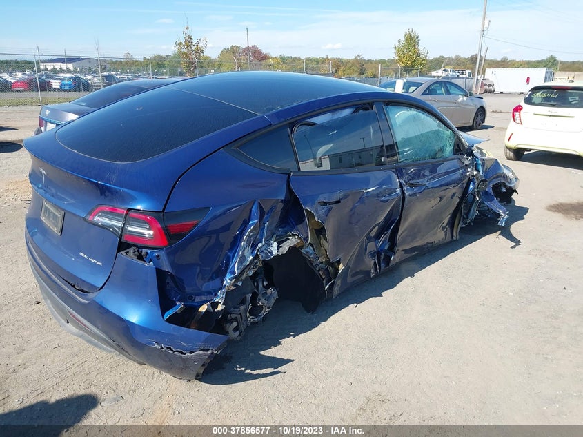 VIN 7SAYGDEE1NF324614 2022 TESLA MODEL Y
