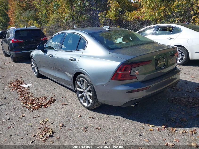 7JRA22TK1LG042763 Volvo S60 MOMENTUM 3