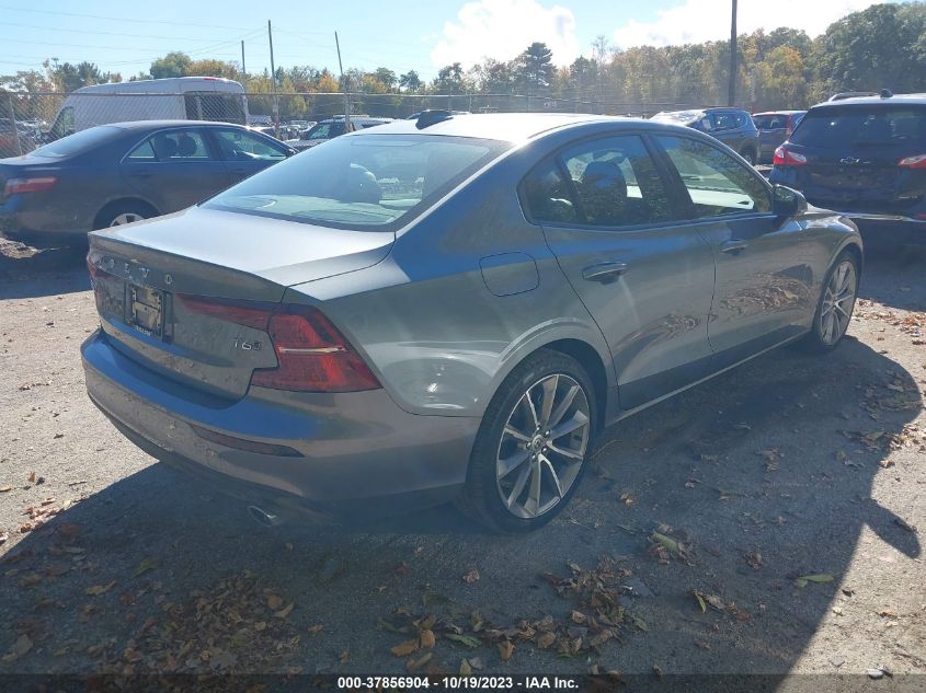 7JRA22TK1LG042763 Volvo S60 MOMENTUM 4