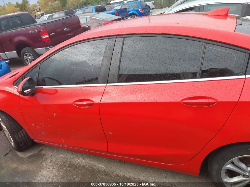 2019 CHEVROLET CRUZE LT - 1G1BE5SM4K7134536