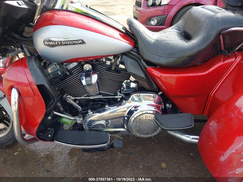 VIN 1HD1MAF13KB854016 2019 HARLEY-DAVIDSON FLHTCUTG