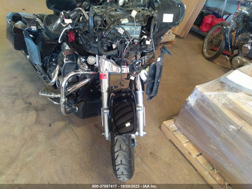 2019 HARLEY-DAVIDSON FLHT 1HD1FVC28KB652755