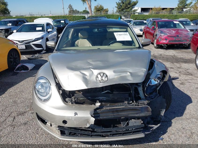 2013 VOLKSWAGEN BEETLE COUPE 2.5L W/SUN - 3VWJP7AT5DM647771