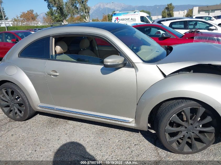 2013 VOLKSWAGEN BEETLE COUPE 2.5L W/SUN - 3VWJP7AT5DM647771
