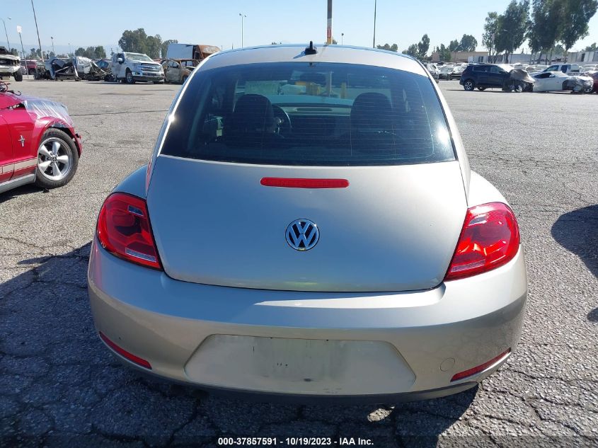 2013 VOLKSWAGEN BEETLE COUPE 2.5L W/SUN - 3VWJP7AT5DM647771