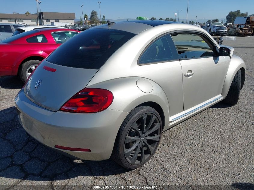 2013 VOLKSWAGEN BEETLE COUPE 2.5L W/SUN - 3VWJP7AT5DM647771