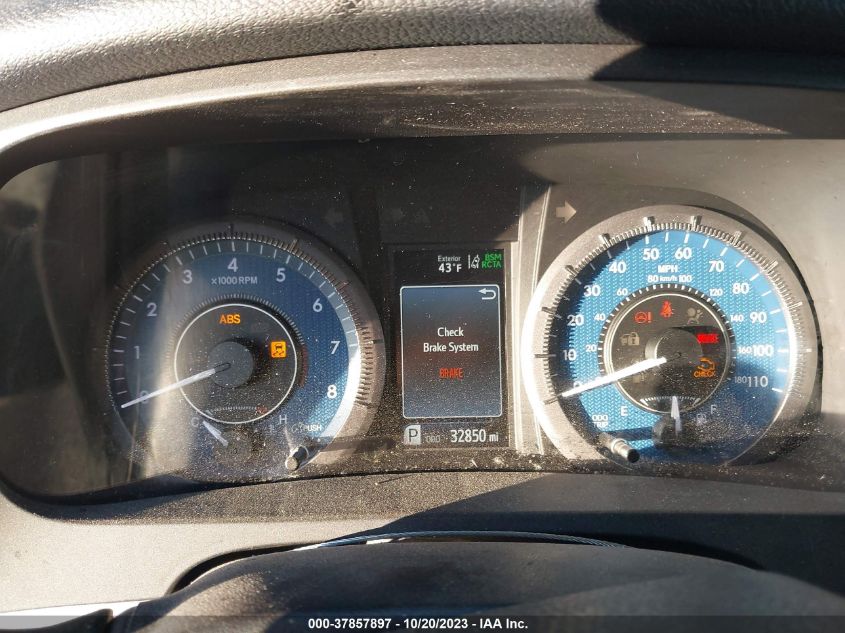 VIN 5TDYZ3DC0JS962697 2018 TOYOTA SIENNA XLE/XLE PREMIUM/LIMITED/L