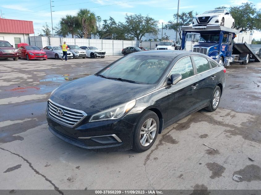 2016 HYUNDAI SONATA 2.4L SE - 5NPE24AF1GH327031