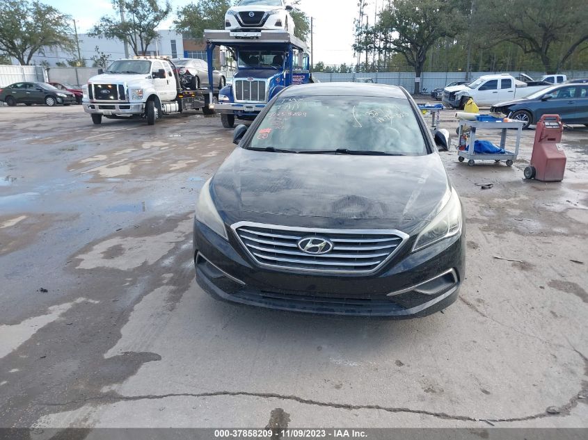 2016 HYUNDAI SONATA 2.4L SE - 5NPE24AF1GH327031