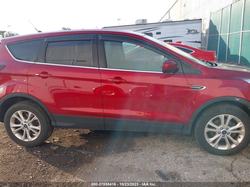 VIN 1FMCU0GD0KUA33419 2019 FORD ESCAPE SE