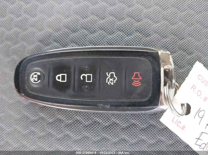 VIN 1FMCU0GD0KUA33419 2019 FORD ESCAPE SE