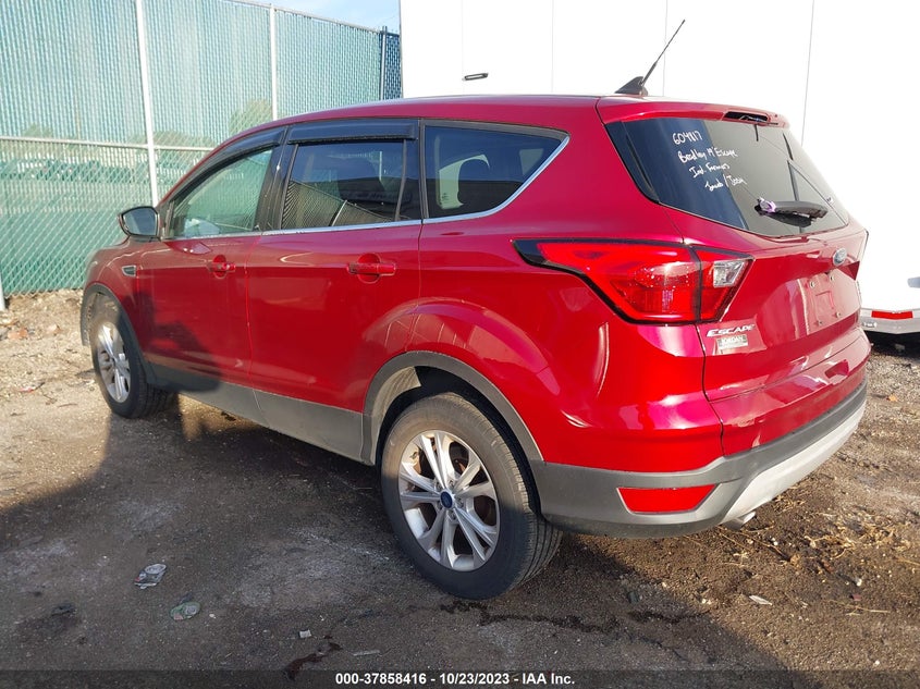 VIN 1FMCU0GD0KUA33419 2019 FORD ESCAPE SE
