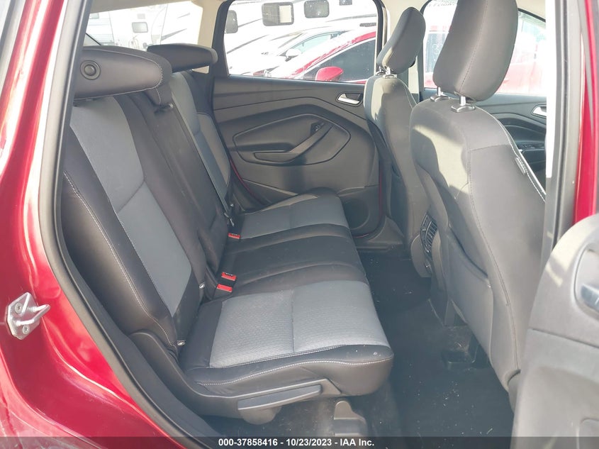 VIN 1FMCU0GD0KUA33419 2019 FORD ESCAPE SE