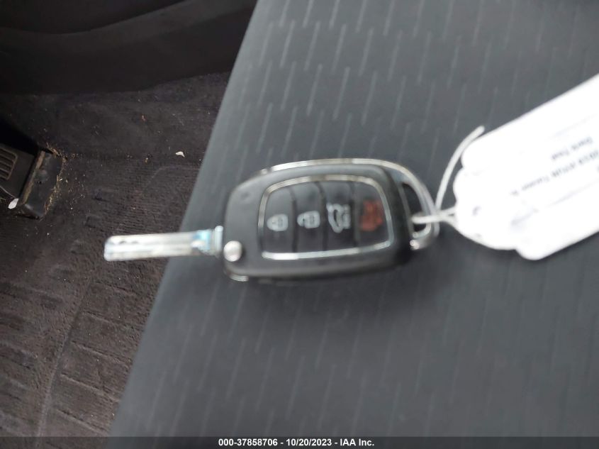 2019 HYUNDAI TUCSON SE - KM8J23A40KU911969