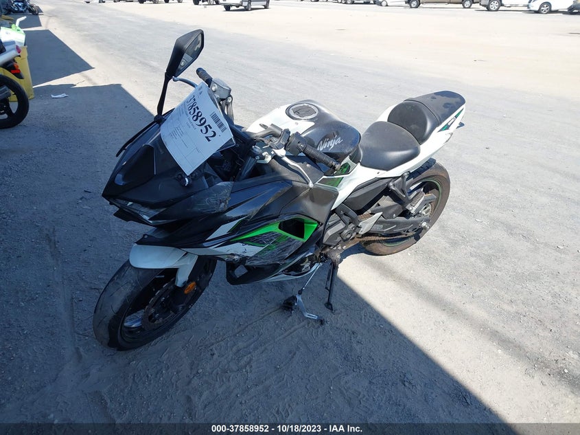 VIN ML5EXEN1XNDA50045 2022 KAWASAKI EX650 N