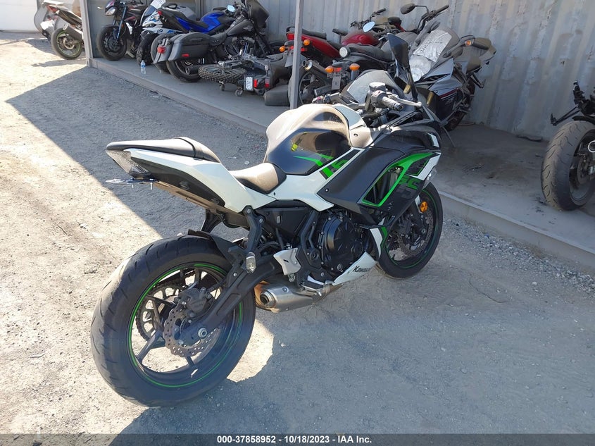 VIN ML5EXEN1XNDA50045 2022 KAWASAKI EX650 N