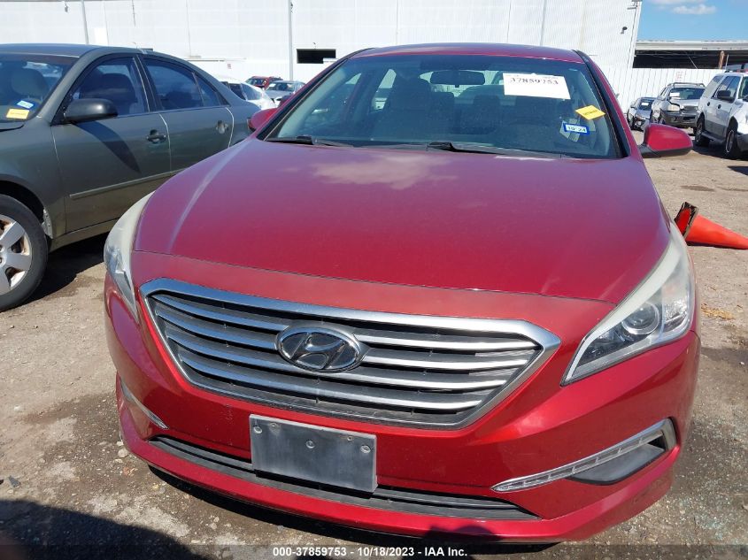 2015 HYUNDAI SONATA 2.4L SE - 5NPE24AF2FH122168