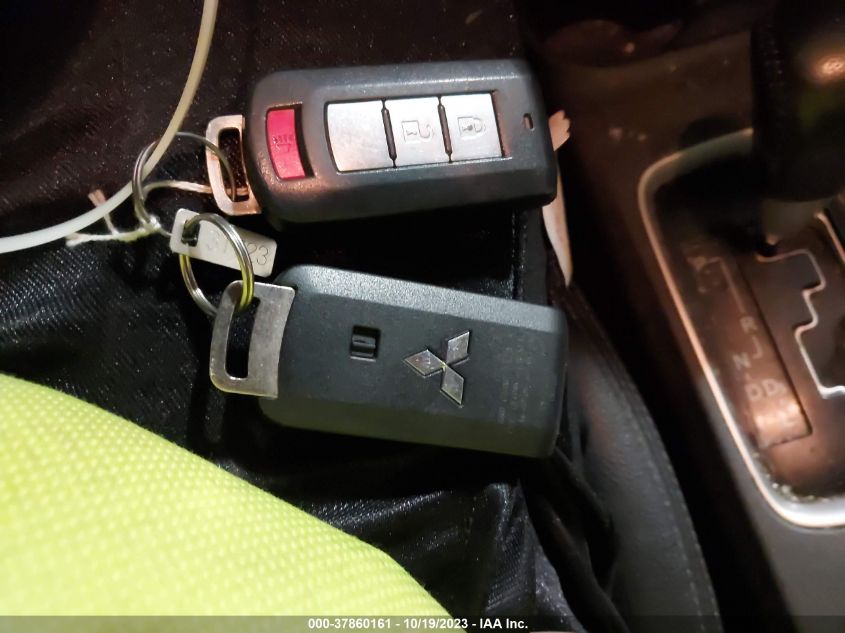 2015 MITSUBISHI OUTLANDER SE - JA4AZ3A39FZ010982