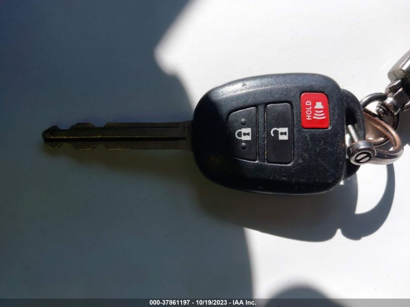 2015 TOYOTA RAV4 XLE - 2T3RFREV3FW232661