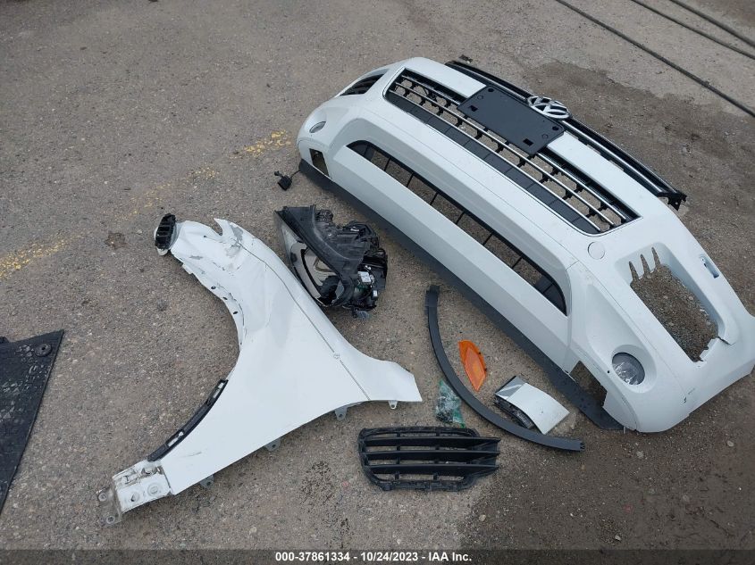 2013 VOLKSWAGEN TOUAREG SPORT W/NAV - WVGEF9BP0DD004014