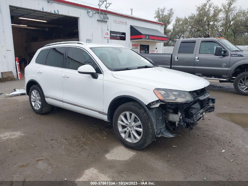 2013 VOLKSWAGEN TOUAREG SPORT W/NAV - WVGEF9BP0DD004014