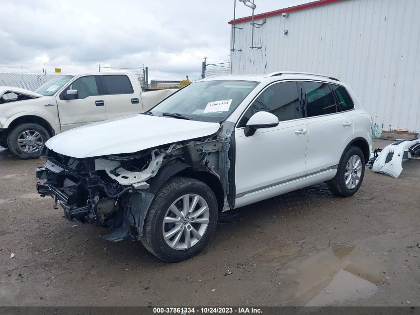 2013 VOLKSWAGEN TOUAREG SPORT W/NAV - WVGEF9BP0DD004014