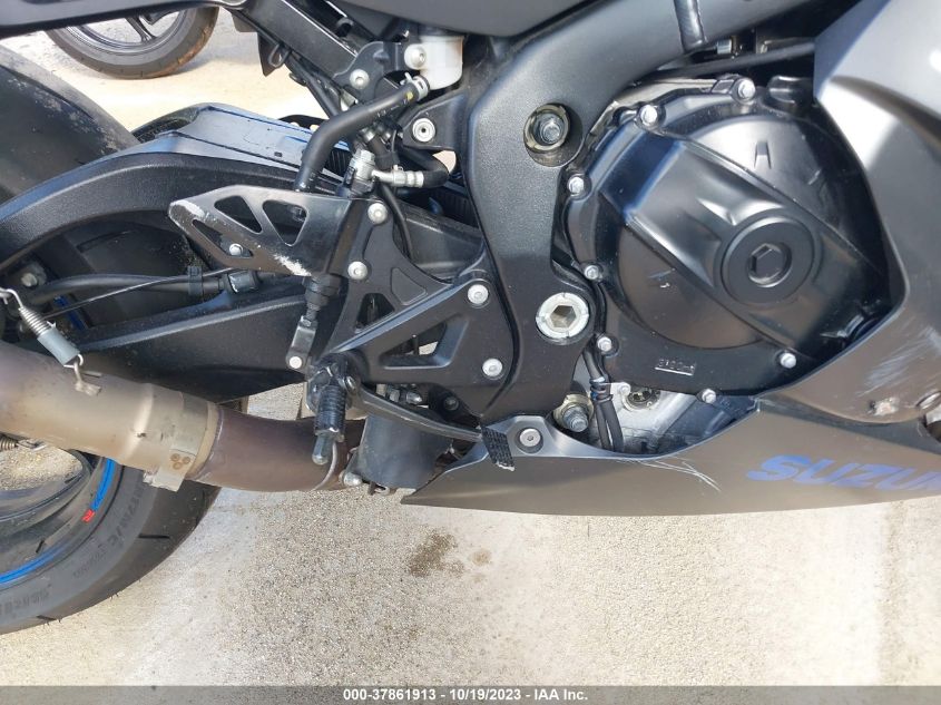 2018 SUZUKI GSX-R1000 JS1DM11B7J2100172