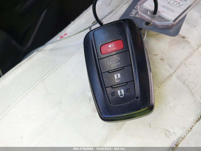 VIN 5TDBZRBH2NS218239 2022 TOYOTA HIGHLANDER LE