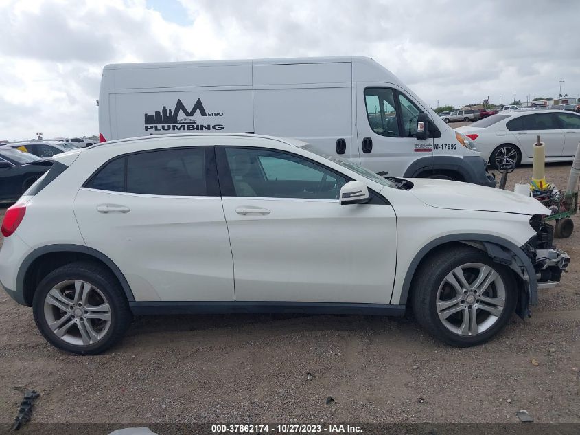 2018 MERCEDES-BENZ GLA 250 - WDCTG4GB8JJ372747