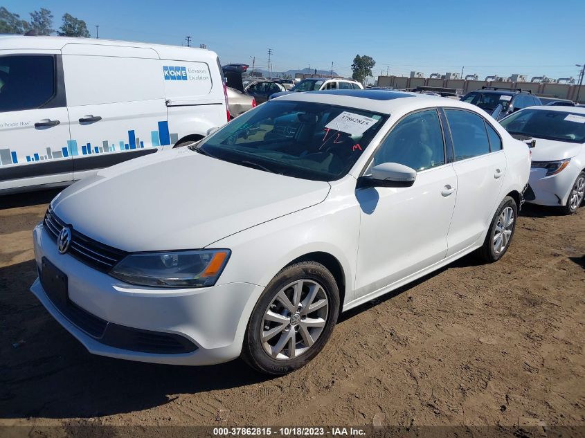2013 VOLKSWAGEN JETTA SEDAN SE W/CONVENIENCE/SUNROOF 3VWDP7AJ2DM415866