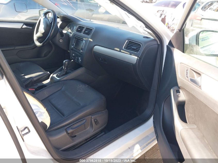 2013 VOLKSWAGEN JETTA SEDAN SE W/CONVENIENCE/SUNROOF 3VWDP7AJ2DM415866