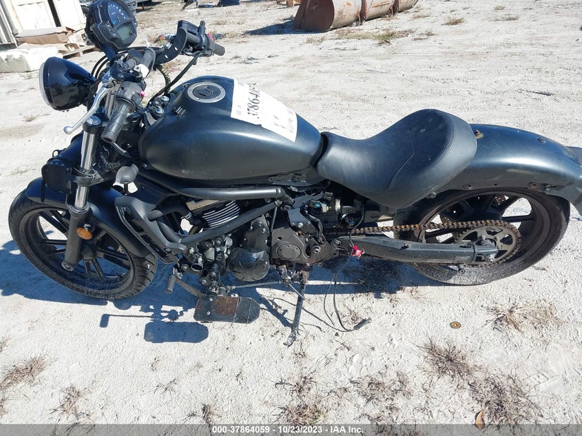 VIN JKAENEC16HDA00384 2017 KAWASAKI EN650 C