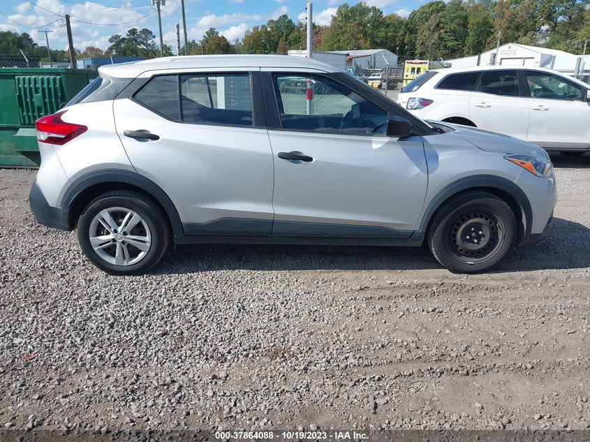 VIN 3N1CP5CU4KL499527 2019 NISSAN KICKS S