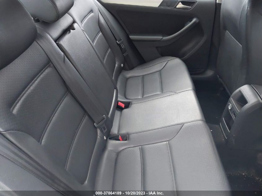 2014 VOLKSWAGEN JETTA SEDAN SE W/CONNECTIVITY 3VWD17AJ4EM279145