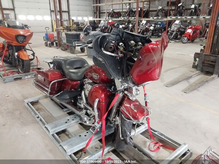 2010 HARLEY-DAVIDSON FLHTCU - 1HD1FC41XAB649087