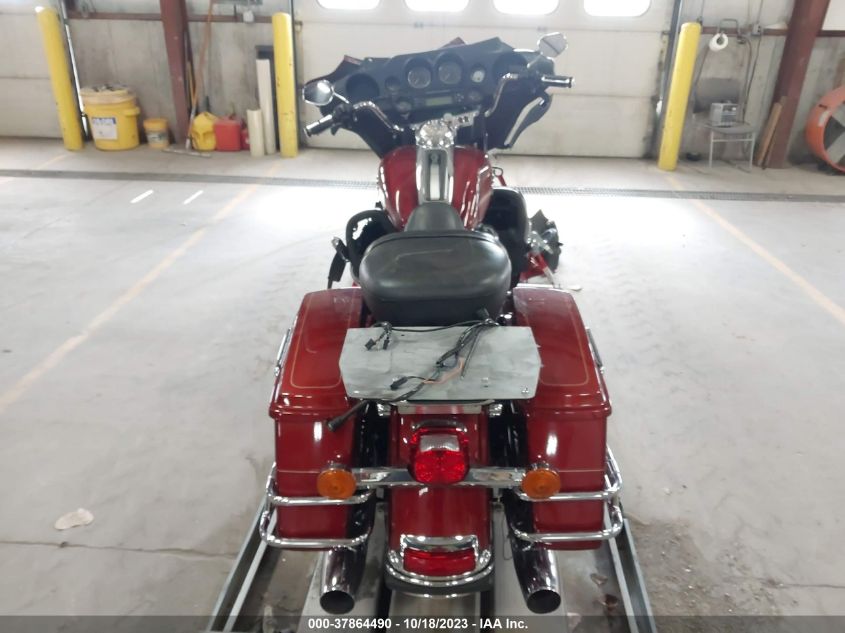2010 HARLEY-DAVIDSON FLHTCU - 1HD1FC41XAB649087