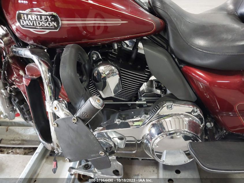 2010 HARLEY-DAVIDSON FLHTCU - 1HD1FC41XAB649087