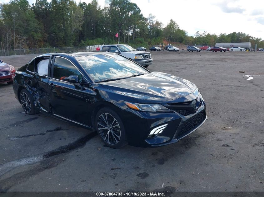 2018 TOYOTA CAMRY SE - 4T1B11HK6JU551394